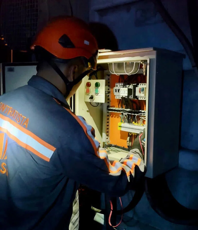 FyR ingenieros Ltda. Laboratorio Móvil de Ensayos Eléctricos